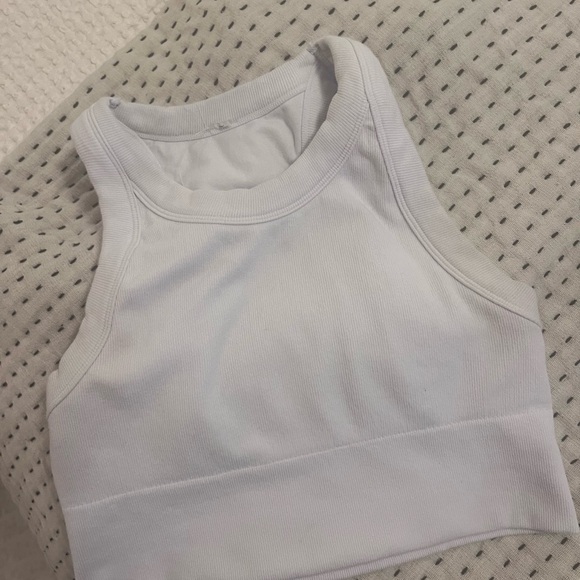 Alo Racerback Cropped Tank - Picture 2 of 2